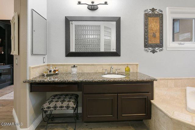 136 Heath Meadow Place, Simi Valley, CA 93065