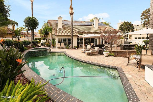 136 Heath Meadow Place, Simi Valley, CA 93065