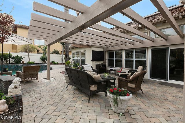 136 Heath Meadow Place, Simi Valley, CA 93065