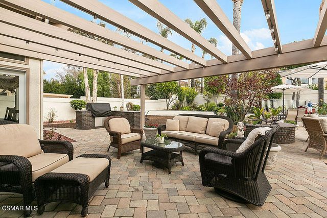 136 Heath Meadow Place, Simi Valley, CA 93065