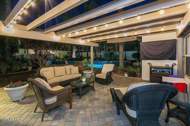 136 Heath Meadow Place, Simi Valley, CA 93065