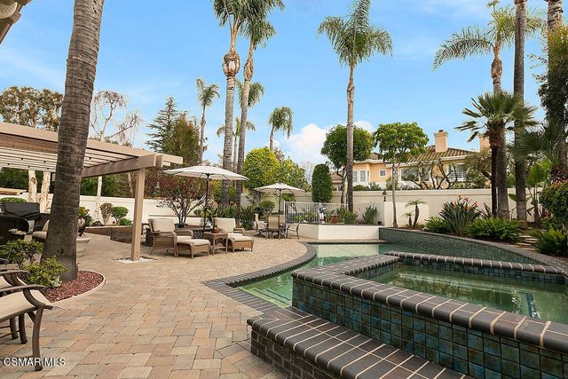136 Heath Meadow Place, Simi Valley, CA 93065