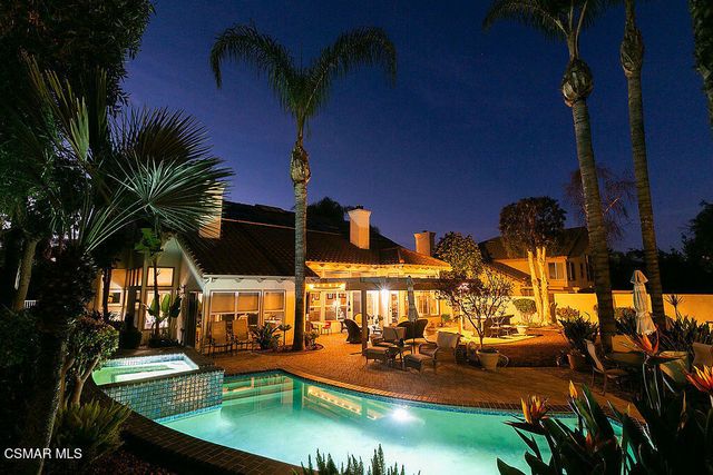 136 Heath Meadow Place, Simi Valley, CA 93065