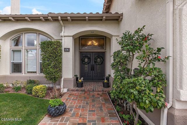 136 Heath Meadow Place, Simi Valley, CA 93065