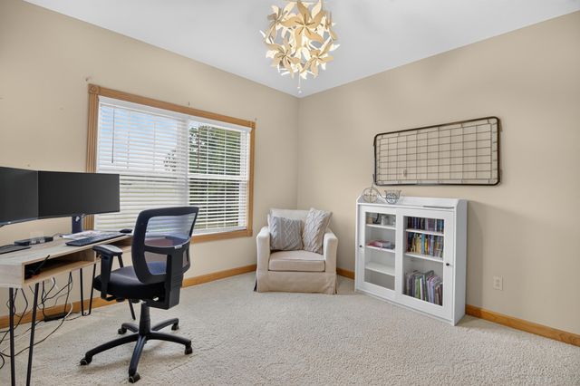 4745 N OLD BARCLAY RIDG RD, Columbia, MO 65202