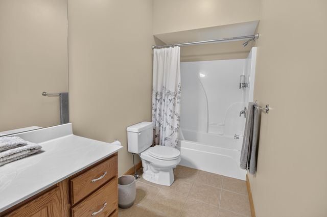 4745 N OLD BARCLAY RIDG RD, Columbia, MO 65202