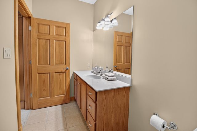 4745 N OLD BARCLAY RIDG RD, Columbia, MO 65202