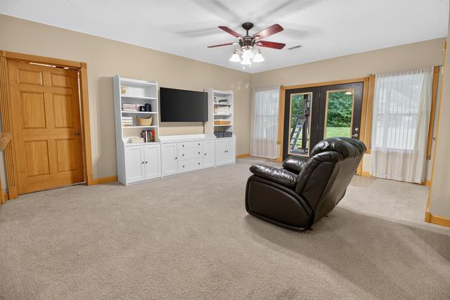 4745 N OLD BARCLAY RIDG RD, Columbia, MO 65202