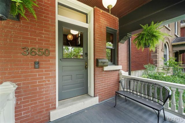 3650 Juniata Street, St Louis, MO 63116