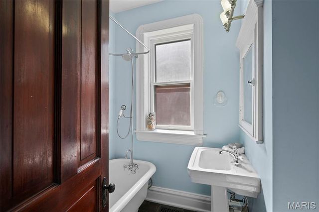 3650 Juniata Street, St Louis, MO 63116