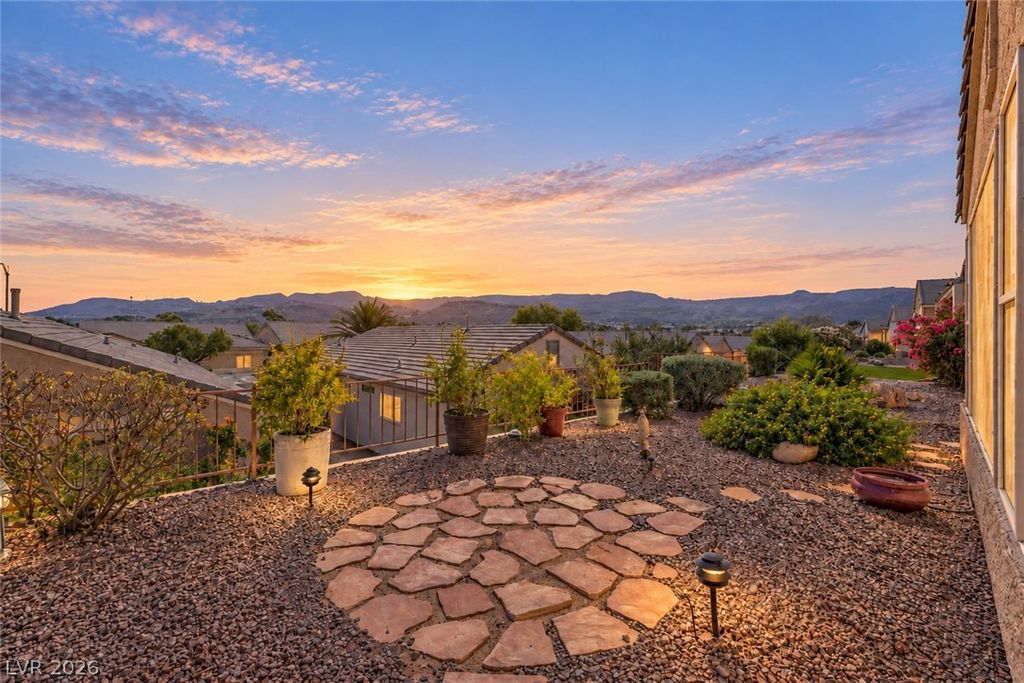 2010 High Mesa Drive, Henderson, NV 89012 — photo 2