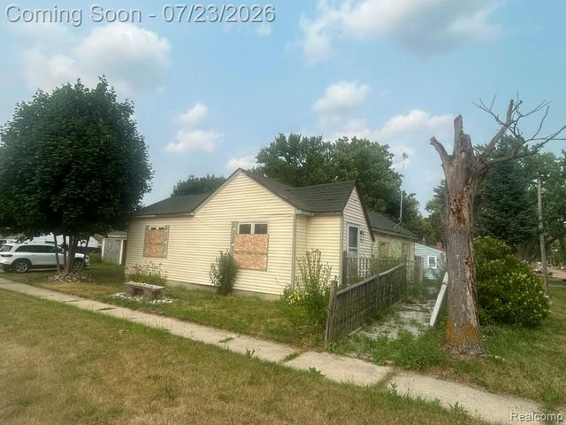 1373 Wells Street, Burton, MI 48529