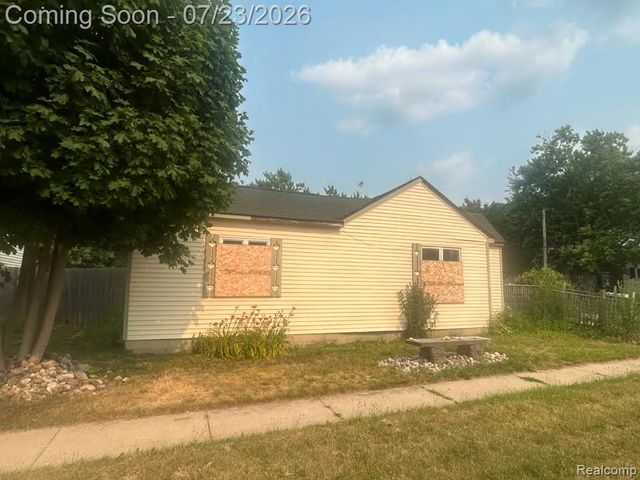 1373 Wells Street, Burton, MI 48529