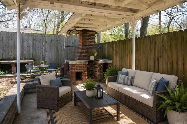 911 N Taylor Street, Little Rock, AR 72205