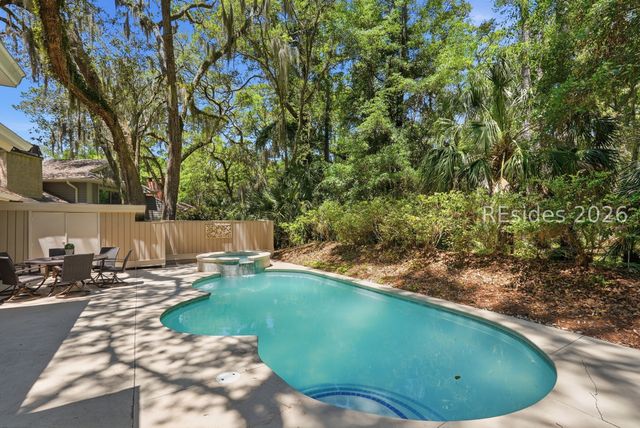 7 Wildwood Ct, Hilton Head Island, SC 29928