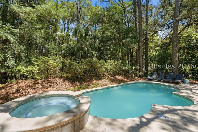 7 Wildwood Ct, Hilton Head Island, SC 29928