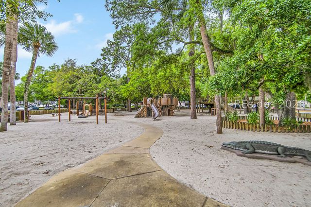 7 Wildwood Ct, Hilton Head Island, SC 29928