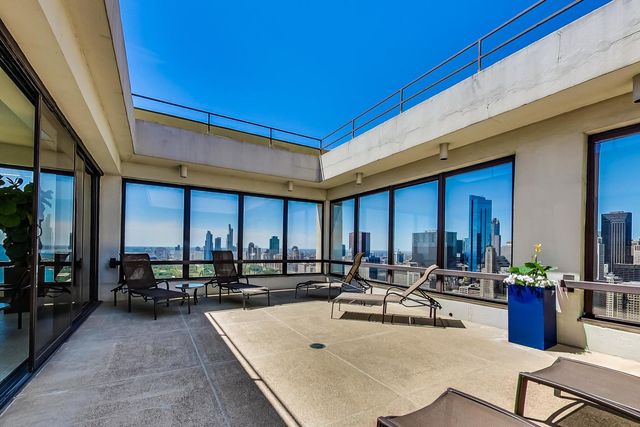 360 E Randolph Street 2506, Chicago, IL 60601