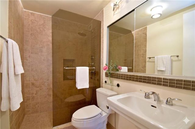 360 E Randolph Street 2506, Chicago, IL 60601