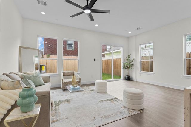 6818 Avenue F Unit A, Houston, TX 77011