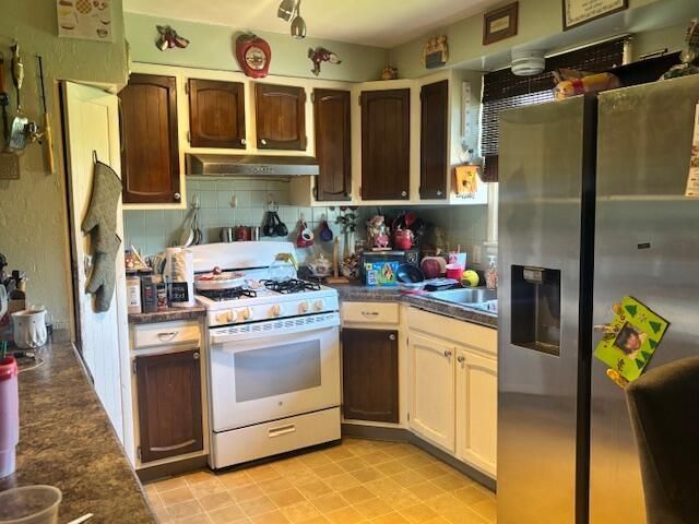 878 Oberlin Drive, Heath, OH 43056