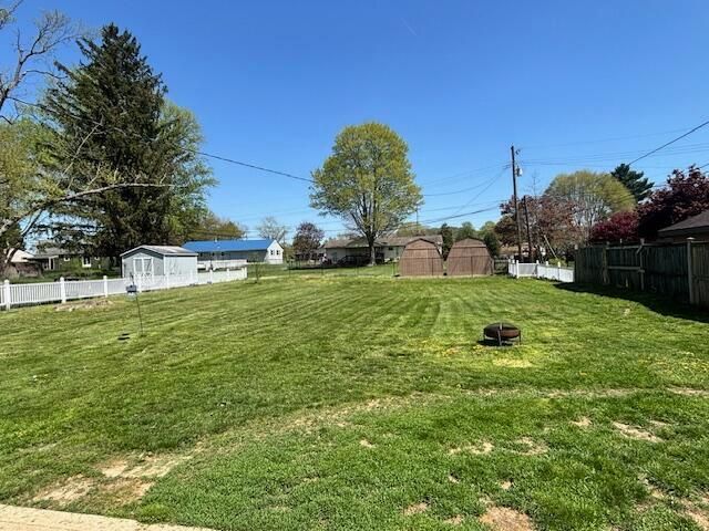 878 Oberlin Drive, Heath, OH 43056