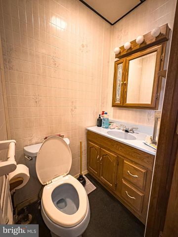 9 LOMBARDY CIR, Lewistown, PA 17044