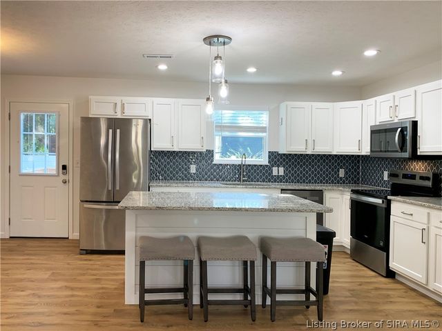 338 Berkley Road, Charlestown, IN 47111
