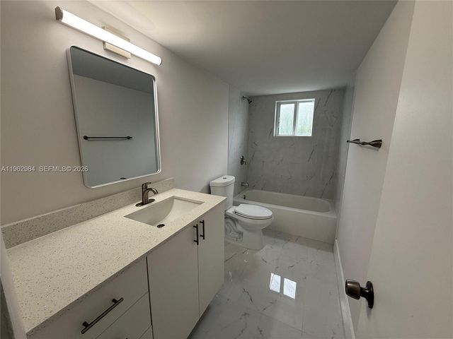 3626 NE 168th St 506, North Miami Beach, FL 33160