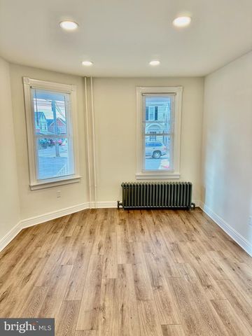 22-24 N LINCOLN ST, Palmyra, PA 17078