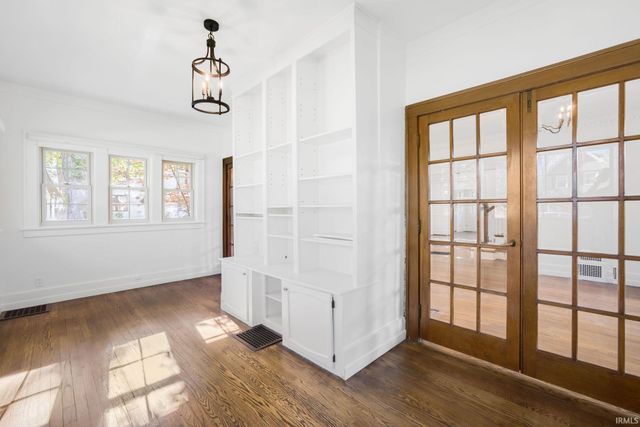 318 E Pokagon Street, South Bend, IN 46617