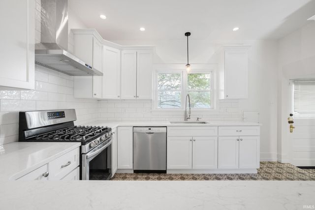 318 E Pokagon Street, South Bend, IN 46617