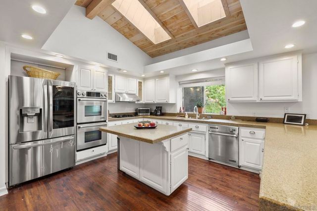 2656 Secret Lake Ln, Fallbrook, CA 92028