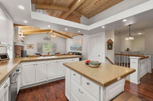 2656 Secret Lake Ln, Fallbrook, CA 92028