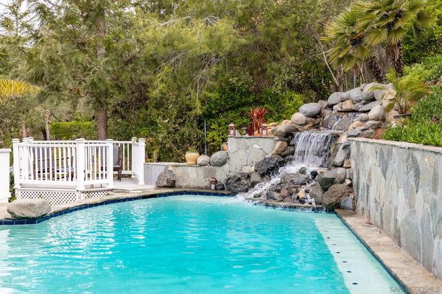 2656 Secret Lake Ln, Fallbrook, CA 92028