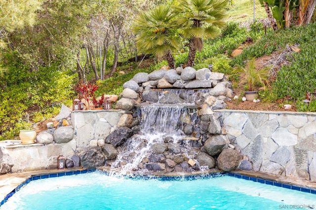 2656 Secret Lake Ln, Fallbrook, CA 92028