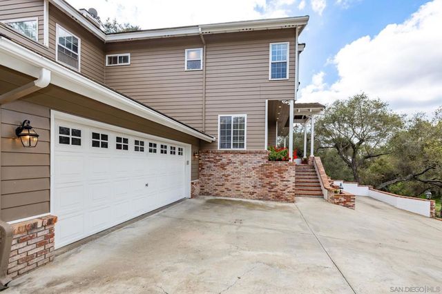 2656 Secret Lake Ln, Fallbrook, CA 92028