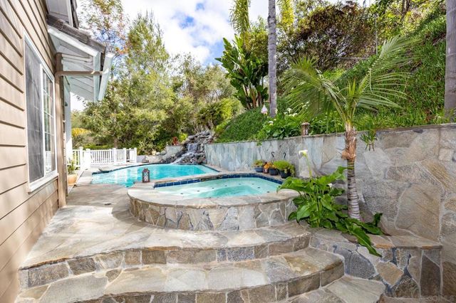 2656 Secret Lake Ln, Fallbrook, CA 92028