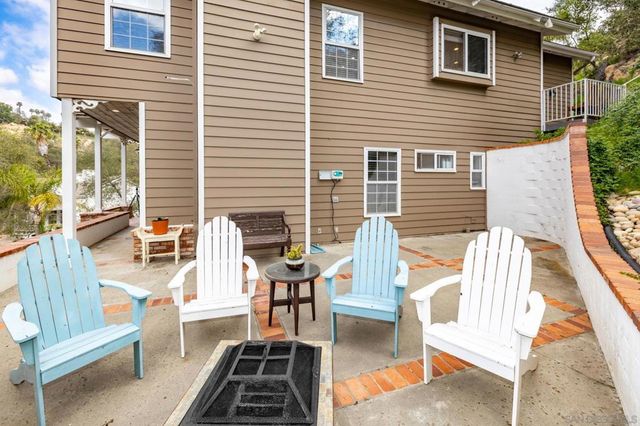 2656 Secret Lake Ln, Fallbrook, CA 92028