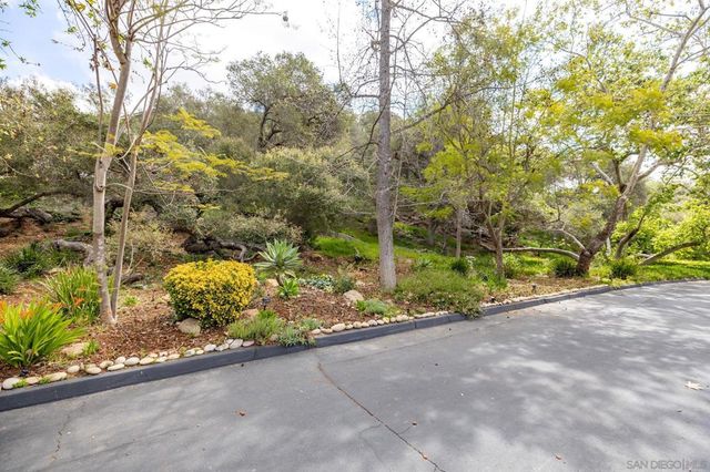 2656 Secret Lake Ln, Fallbrook, CA 92028