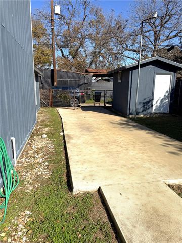 1804 Garden ST B, Austin, TX 78702
