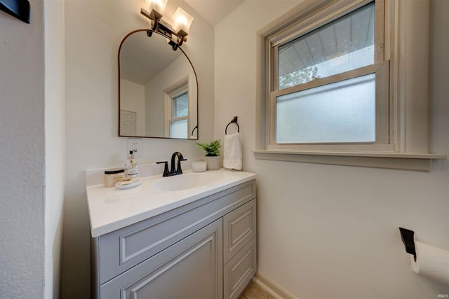 1864 Hawthorne Avenue, Evansville, IN 47714