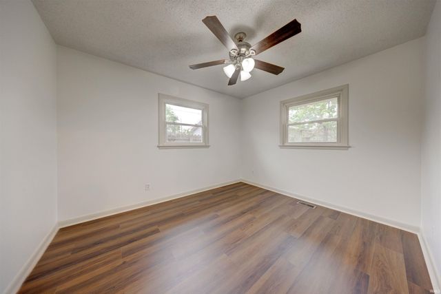 1864 Hawthorne Avenue, Evansville, IN 47714