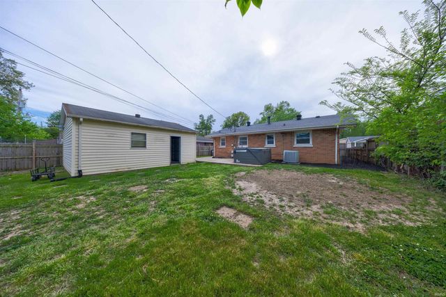 1864 Hawthorne Avenue, Evansville, IN 47714