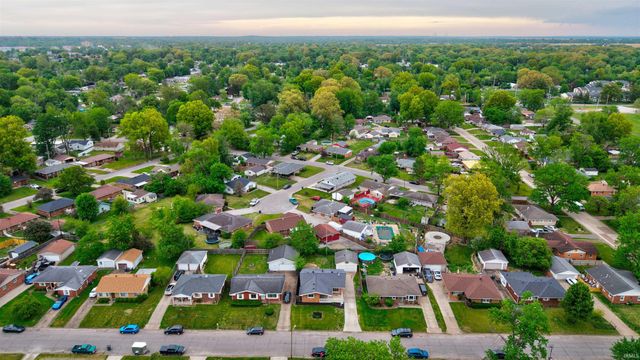 1864 Hawthorne Avenue, Evansville, IN 47714