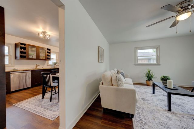 1864 Hawthorne Avenue, Evansville, IN 47714