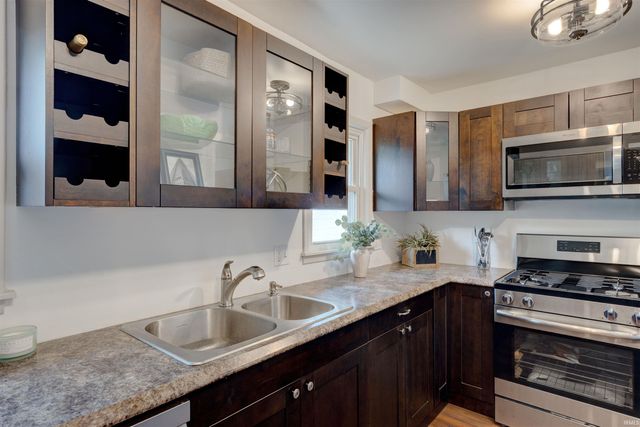 1864 Hawthorne Avenue, Evansville, IN 47714