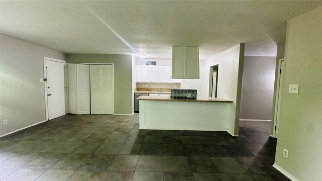 914 Clark Trail, Grand Prairie, TX 75052
