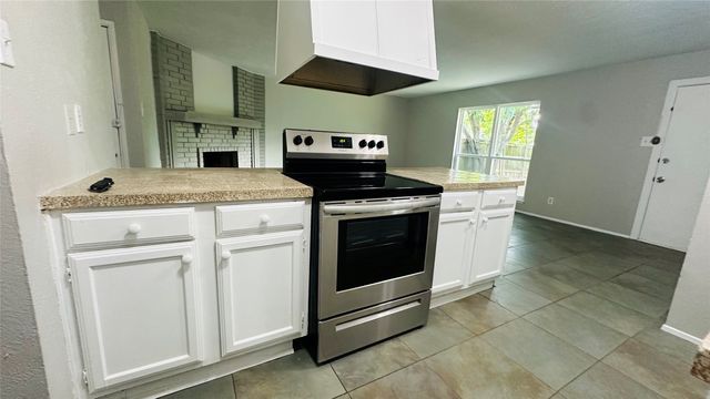 914 Clark Trail, Grand Prairie, TX 75052