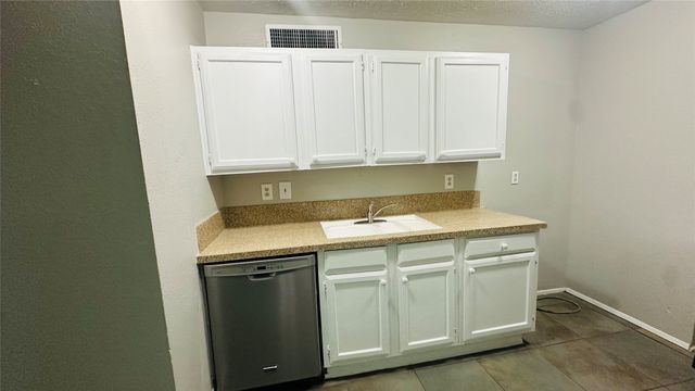 914 Clark Trail, Grand Prairie, TX 75052